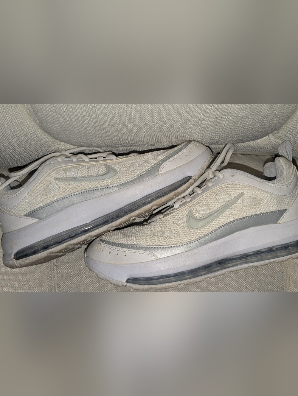 Nike Men's Air Max Style White/Beige & Light Gray Sneakers